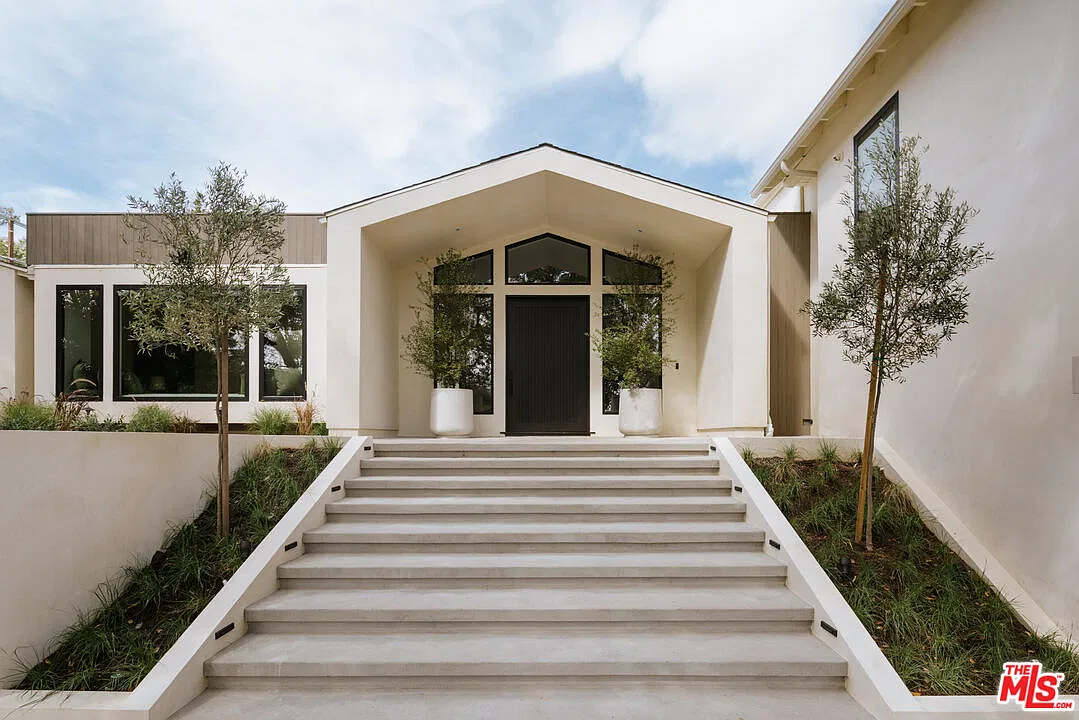 5 bed, 5.5 bath, 6320 sqft, $30,000 — Photo 4