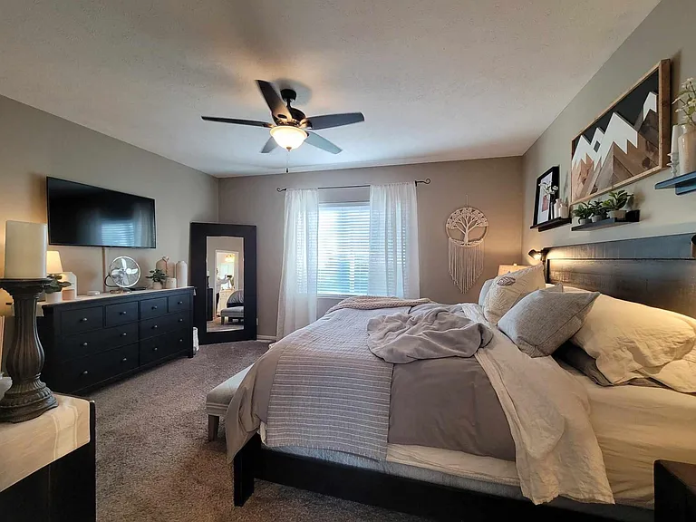 18610 L Cir — Photo 9