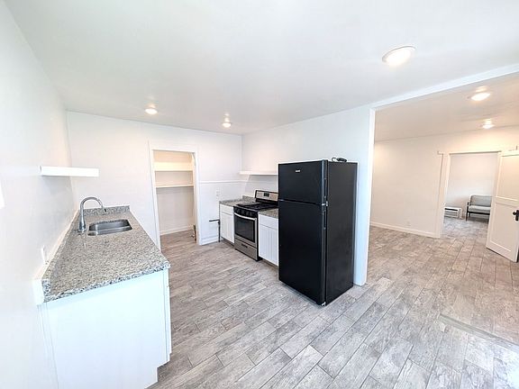 5th image of 2315 Montana Ave APT 3