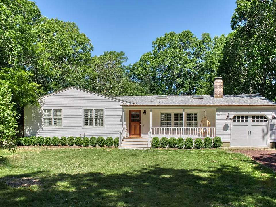 5 Oak Ledge Ln