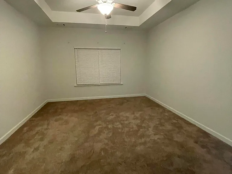 3020 Stanhope Dr — Photo 9