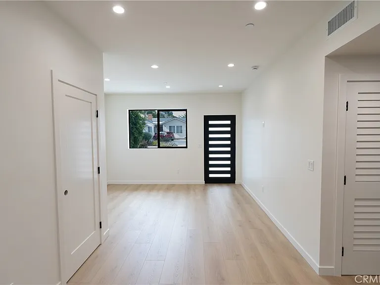 13500 Bessemer St — Photo 16
