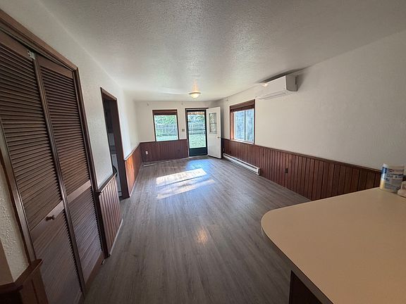 3rd image of 708 11th Ave E