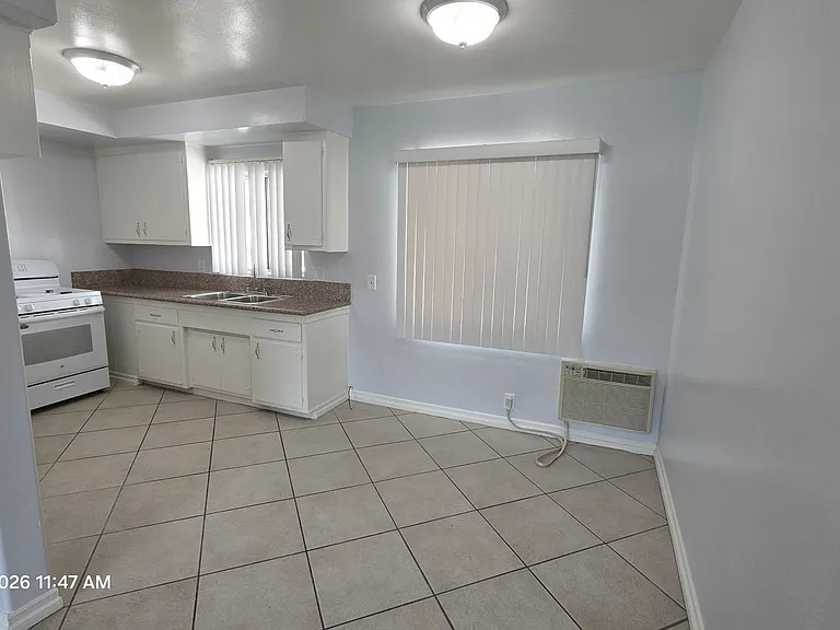 1104-1108 N Monterey St — Photo 11