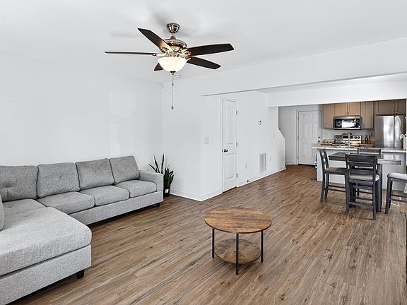 3rd image of 100 Parkstone Dr #A-b