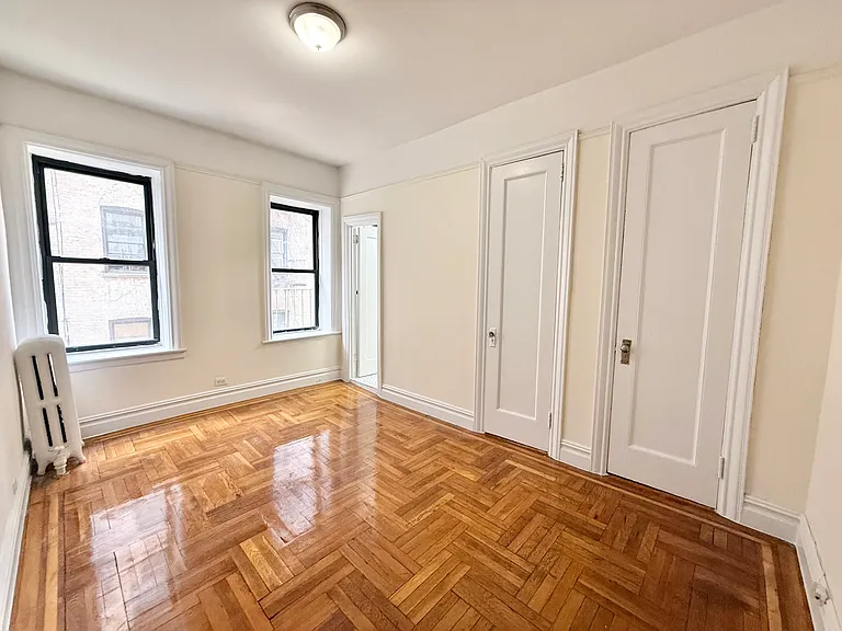 20 Seaman Ave #1B — Photo 5