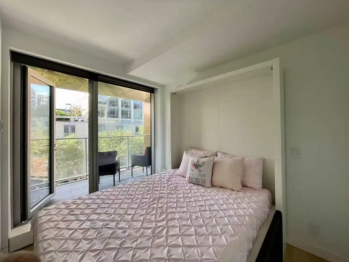 1 bed, 400 sqft, $3,500 — Photo 4