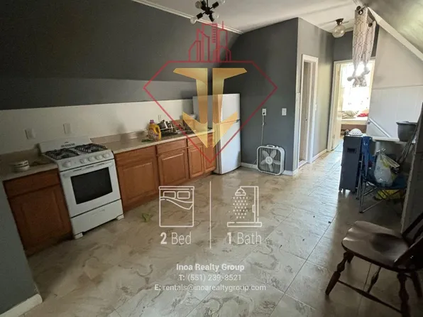 176 Garfield Avenue image 2 of 9