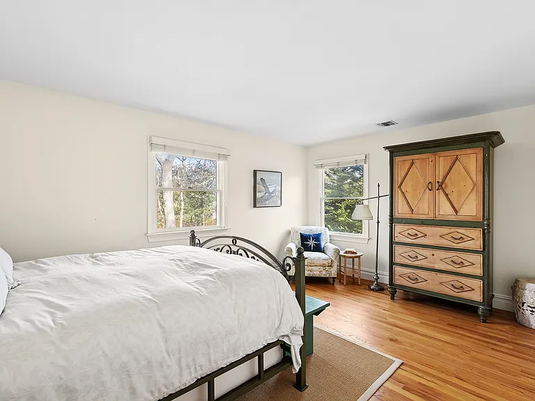 18 Cowhill Ln — Photo 9