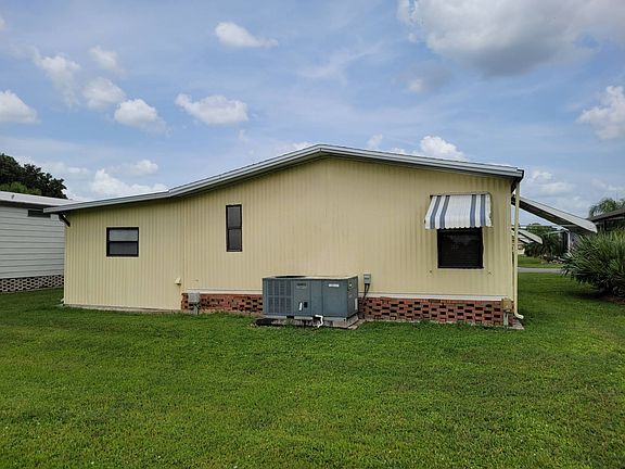 5th image of 15819 Sandy Point Dr