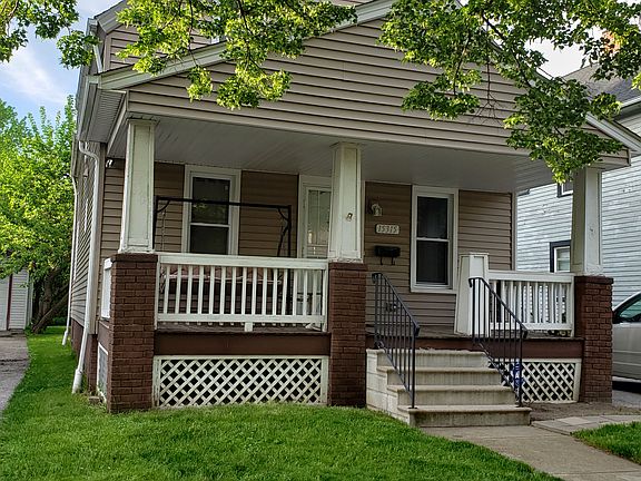 2nd image of 15315 Lucknow Ave
