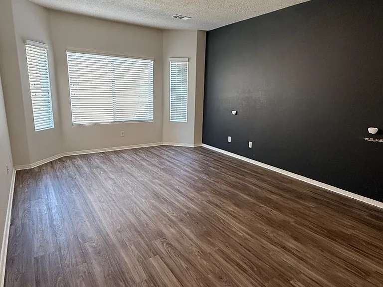 Unit Photo