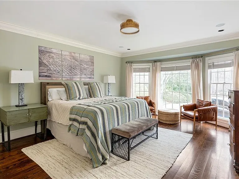 1811 Lenox Rd NE — Photo 3