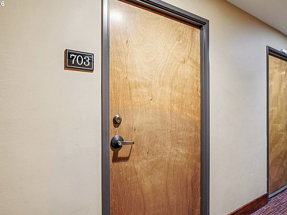 2nd image of 1005 SW Park Ave Unit 703