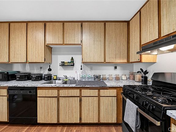 4th image of 1218 S Cypress Ave APT B