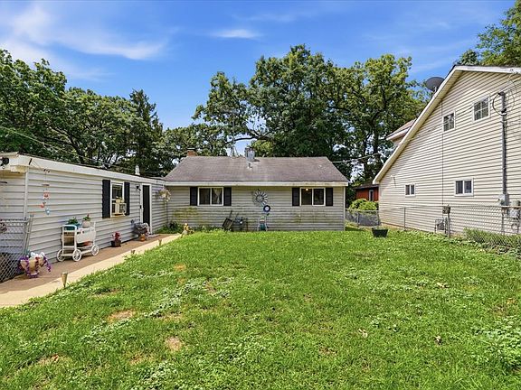 2nd image of 28616 W Benjamin Ave