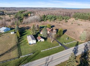 2850 Horton Bay Rd, Petoskey, MI 49770