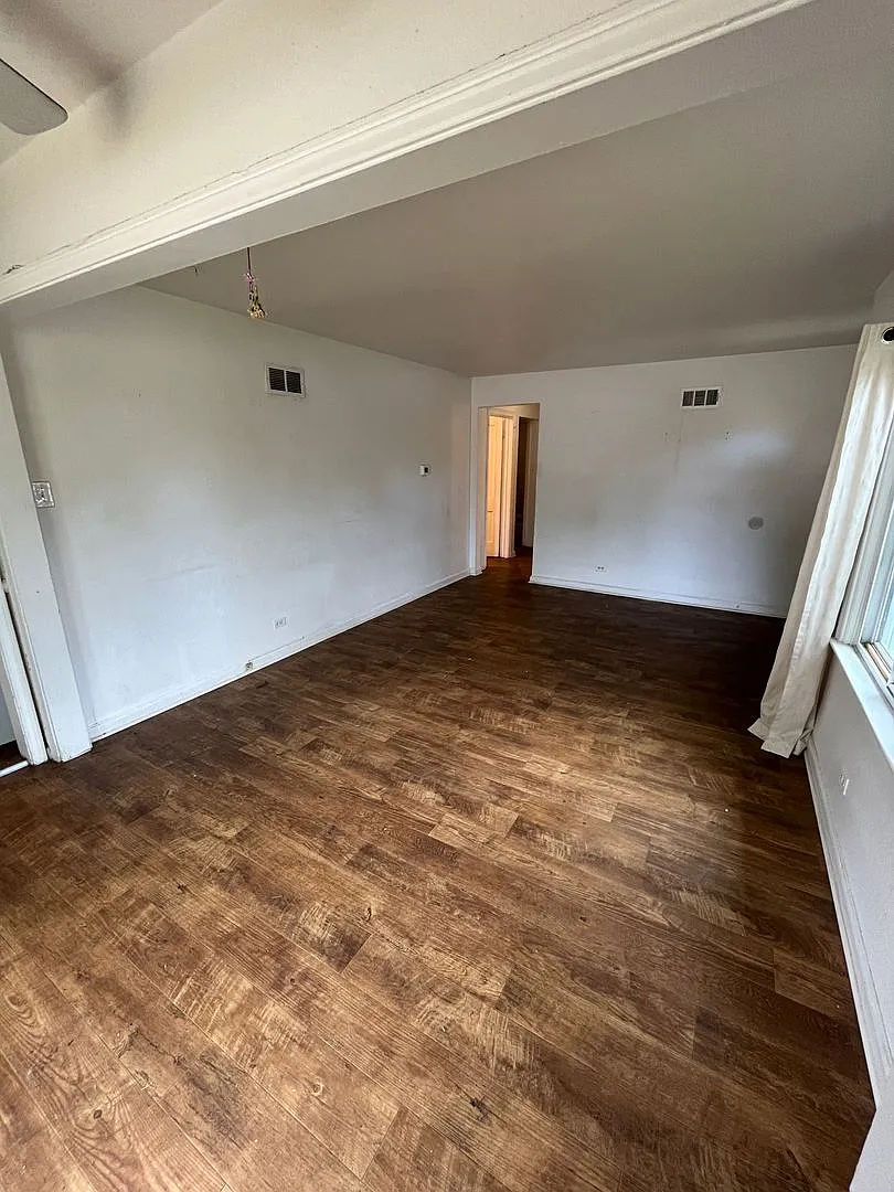 3 Bedroom 1 Bathroom Ranch in East Denver! — Photo 3