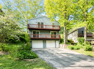 1012 W Dale Ave, McHenry, IL 60051
