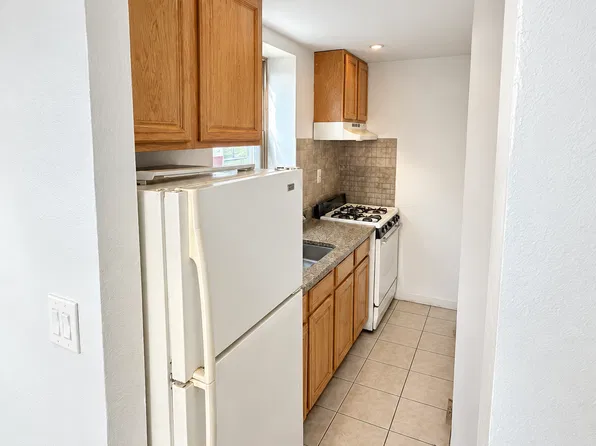 11928B 193rd St #1, Saint Albans, NY 11412