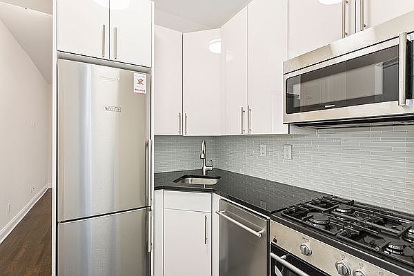 1st image of 73 Thompson St APT 6B