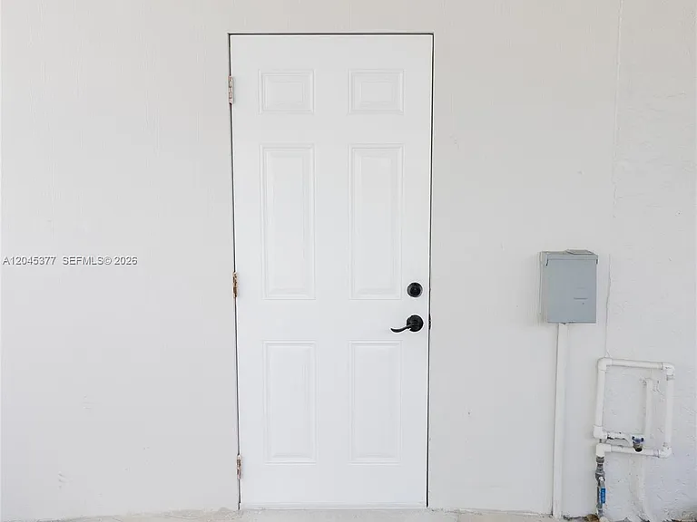 5803 Buchanan St — Photo 3