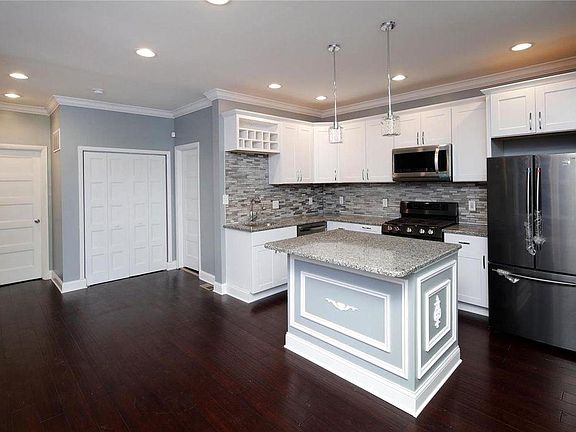 5th image of 3956 De Tonty St Floor 2