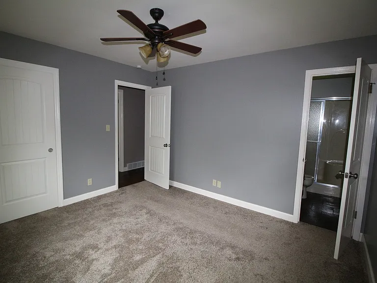 133 Youngridge Dr — Photo 4