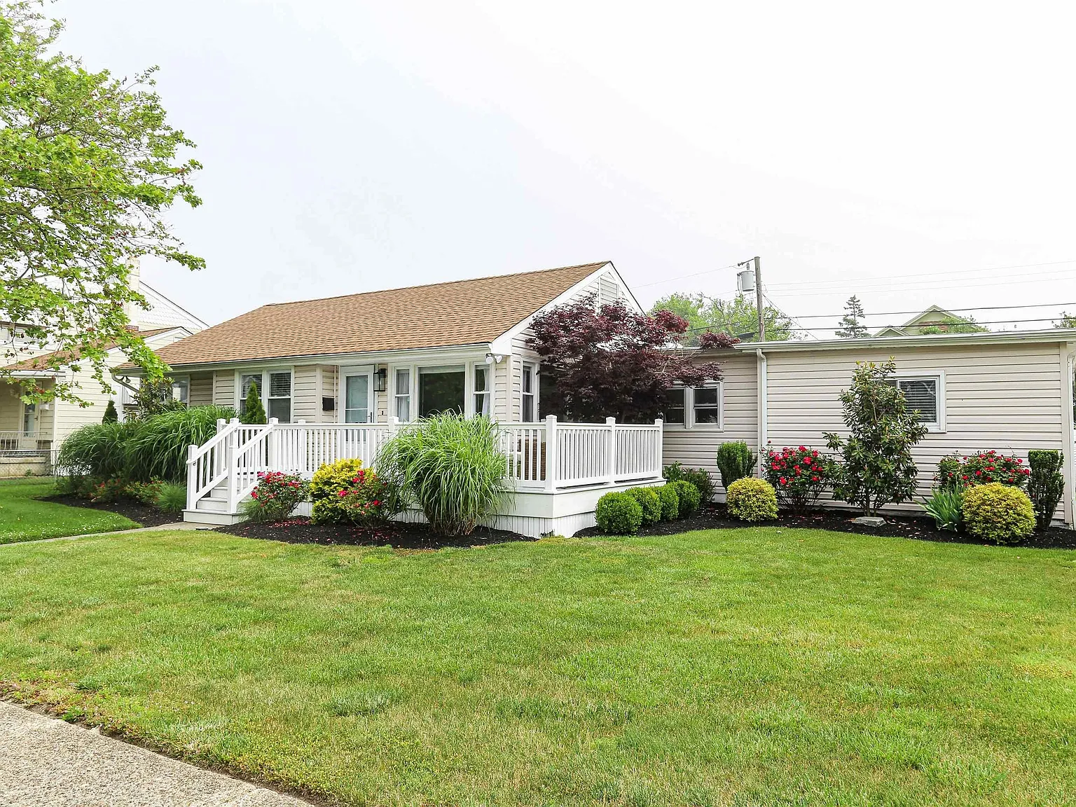 4 bed, 2.5 bath, $4,500 — Photo 1