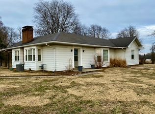 1457 Old Highway 50, Xenia, IL 62899