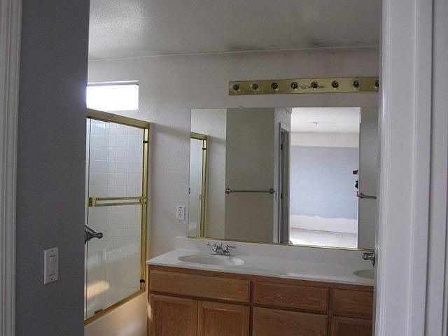 2nd image of 527 Ross Cir