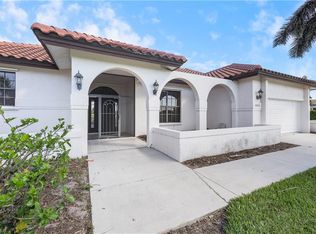 18031 Greenwood Dr, Naples, FL 34114