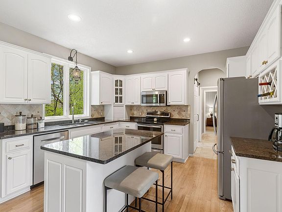 3rd image of 14904 River Oak Ct
