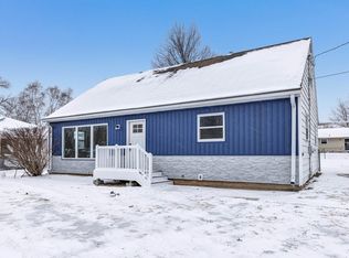1133 Cardinal Ln, Green Bay, WI 54313