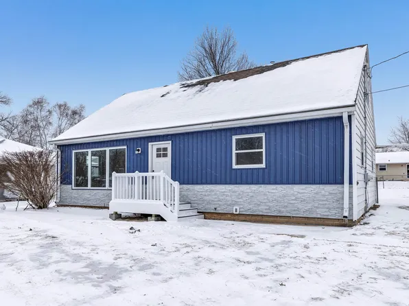 1133 Cardinal Ln, Green Bay, WI 54313