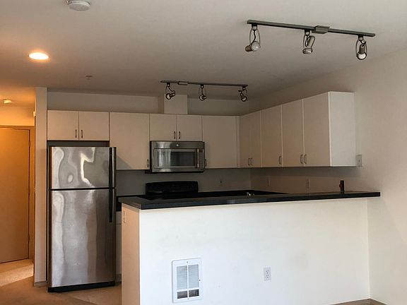 2nd image of 1323 Boren Ave APT 510