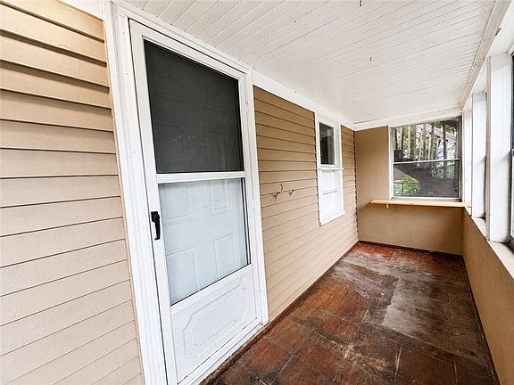 5th image of 64 Murray St
