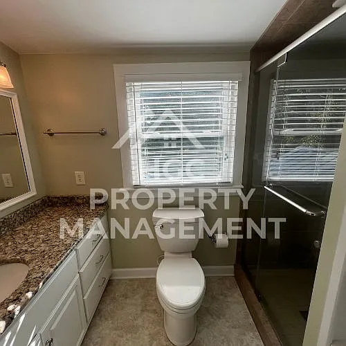 527 Patrick St — Photo 31