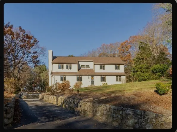 7 Howland Rd, Berkley, MA 02779