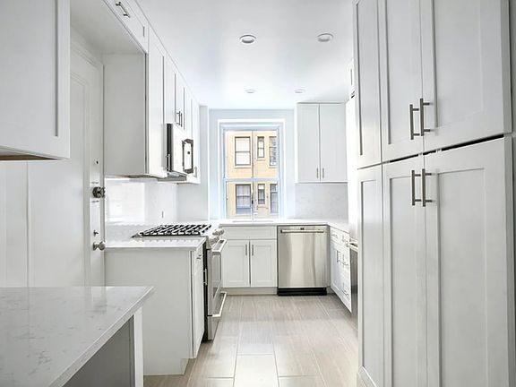 5th image of 419 E 57th St APT 8C