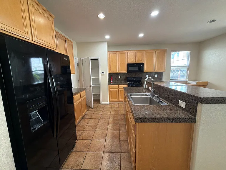 1866 White Sands St — Photo 2