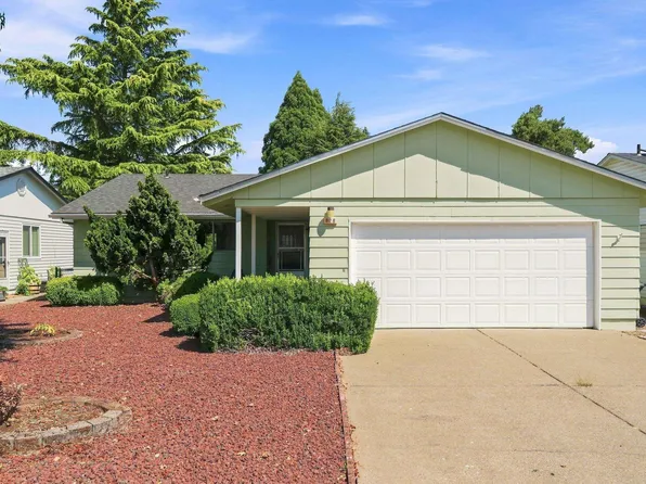 828 Oregon Way, Woodburn, OR 97071
