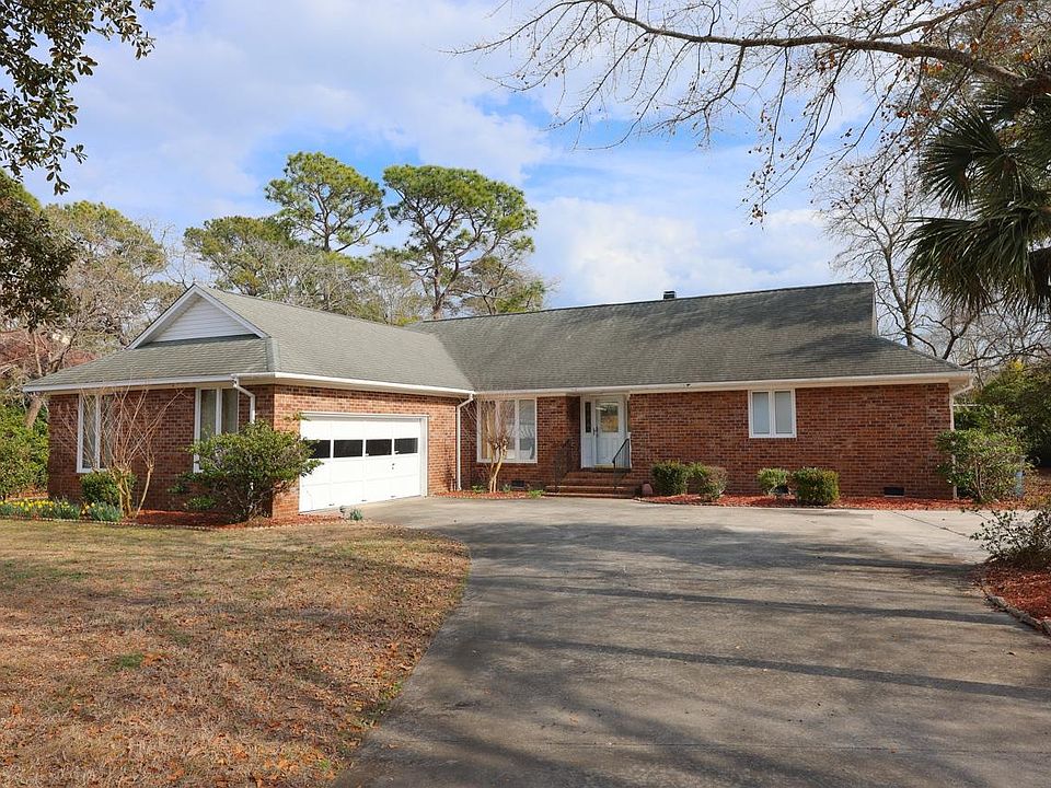 1st image of 4704 Pine Lake Dr.