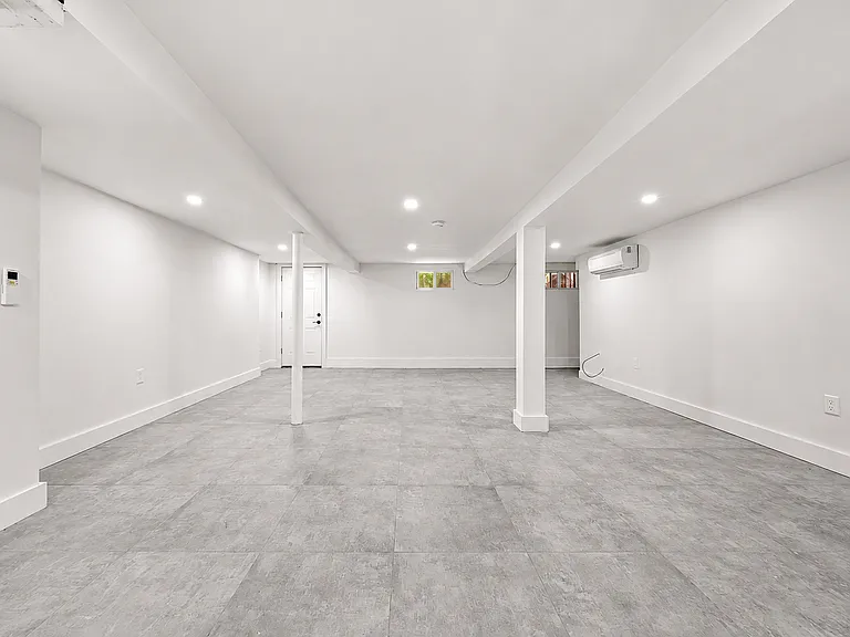 138 Noble St #G — Photo 17