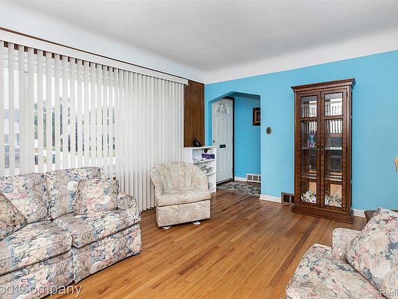5th image of 4105 Durham Rd