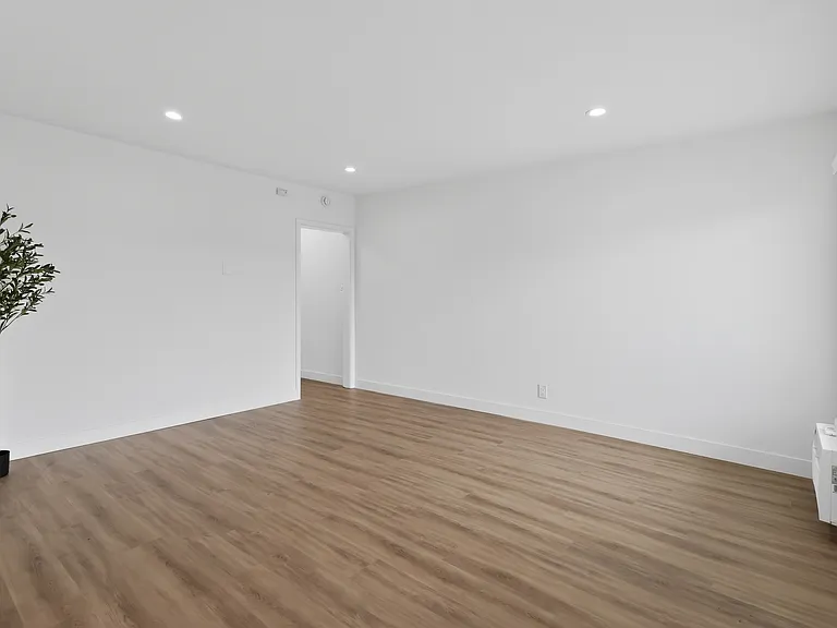 2425 Carson St #22 — Photo 11