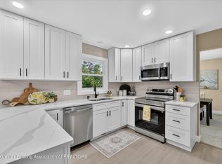 2225 Montego Dr, Lansing, MI 48912