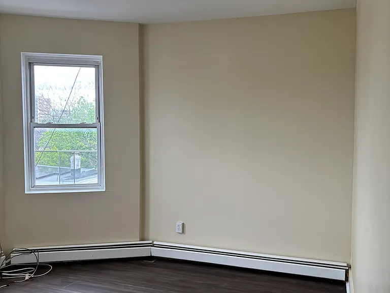 390 Madison Ave #3 — Photo 9