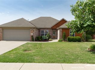 1160 Medway Ln, Centerton, AR 72719