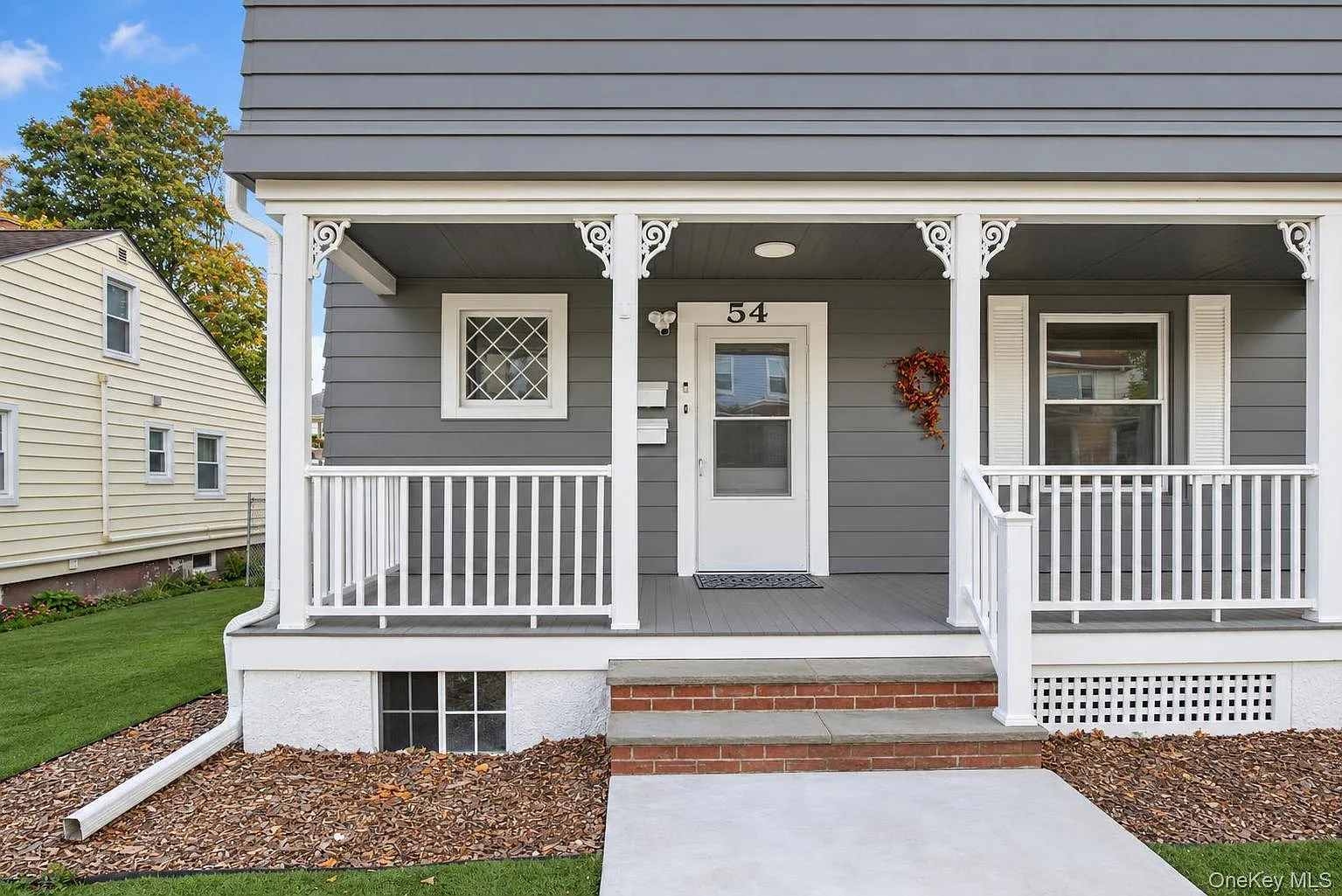3 bed, 1.0 bath, 1400 sqft, $3,000 — Photo 2